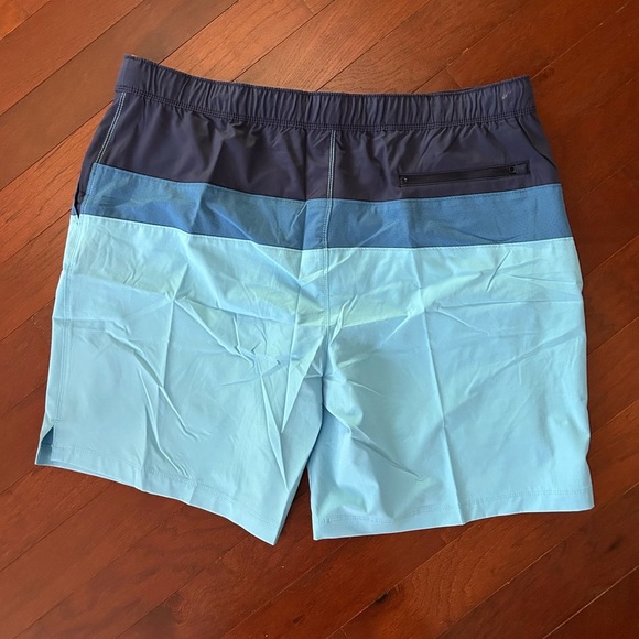 NWT Speedo Men's Tech Volley UPF50+
Swim Shorts trunks Size Large Blue Blocks - Picture 10 of 10